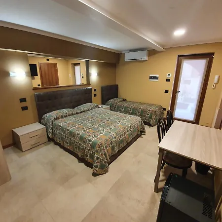 Azalea & Domo 5 Apartamento *