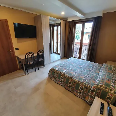 Azalea & Domo 5 * Baveno