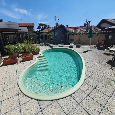 Azalea & Domo 5 Apartamento *